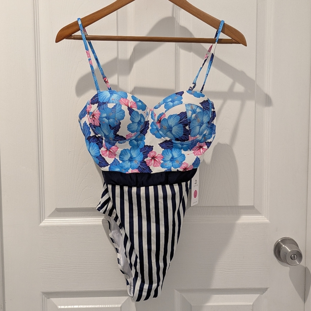 Cupshe Blue Hibiscus and Stripe Print One-Piece Swimsuit XL